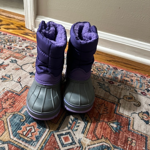 NEW WITH TAGS Lands End girls snow boots Purple Toddler Size 7 - Picture 2 of 3